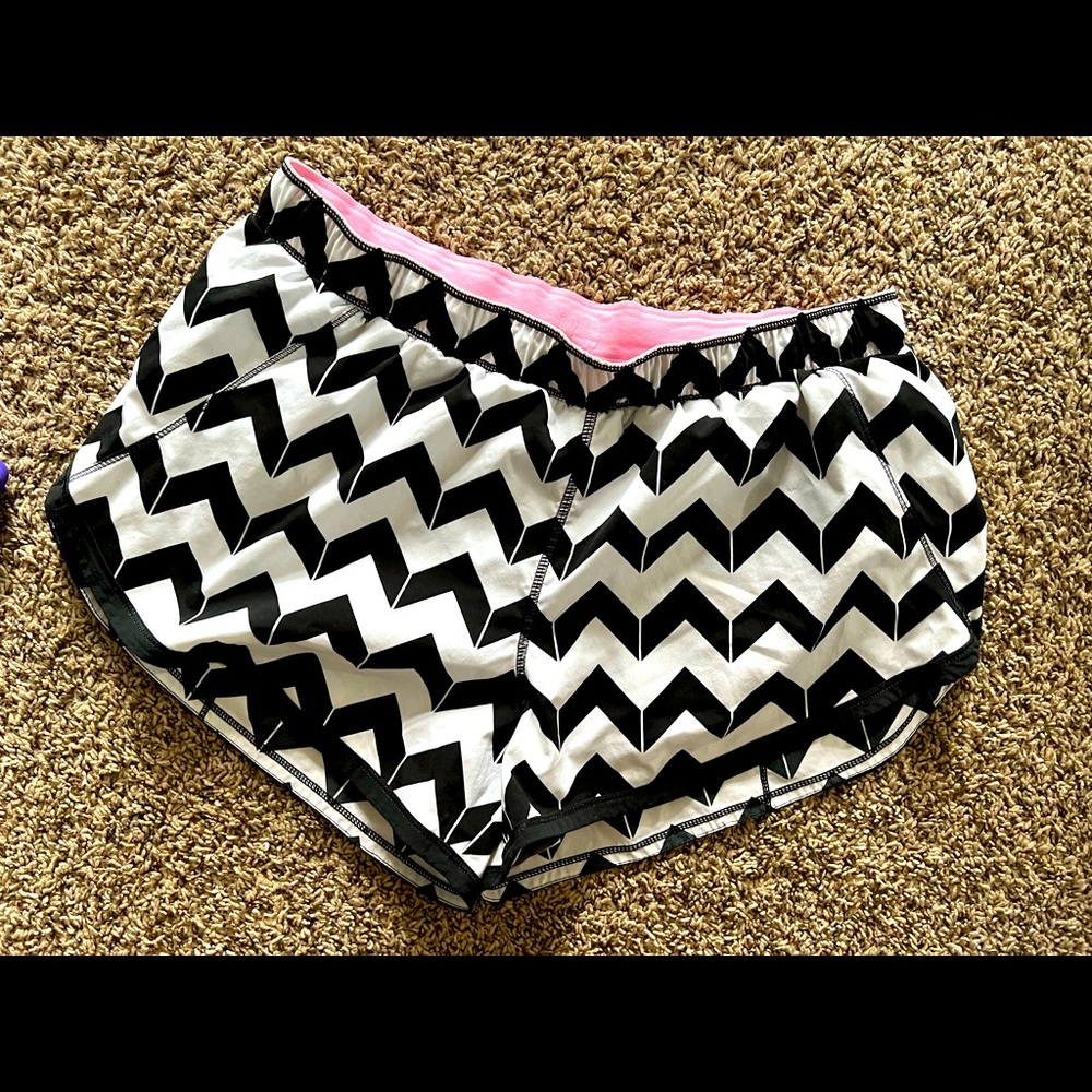 Lululemon Size 8 women’s shorts